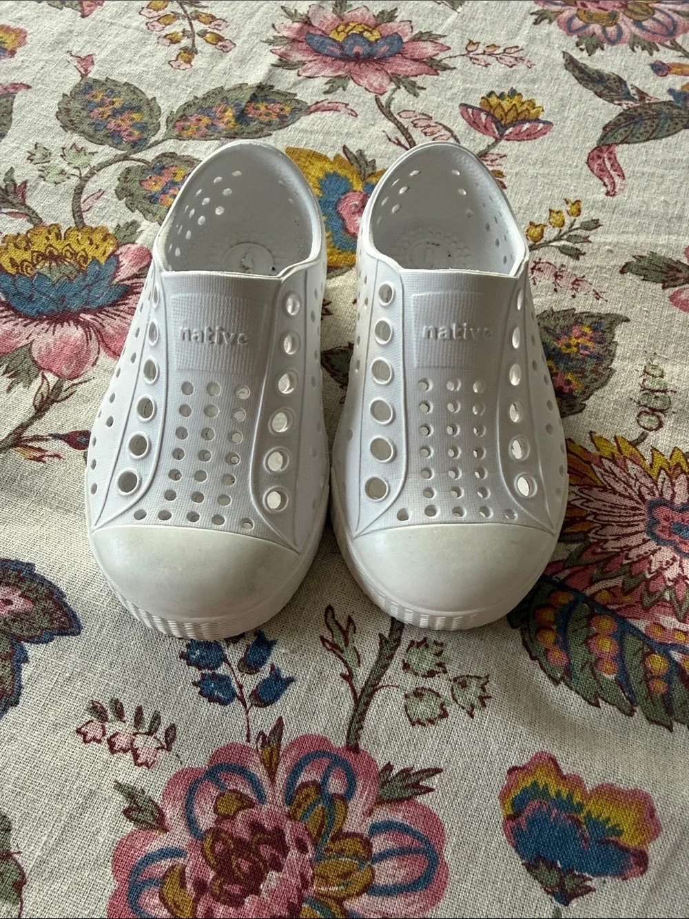 Native Kids Slip-On Water Shoes in White